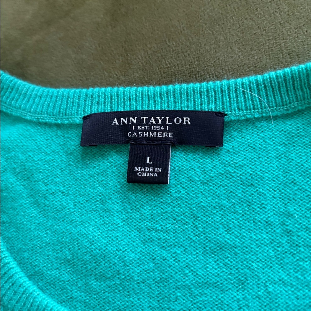 Ann Taylor Women's Teal Crewneck Sweater - Picture 8 of 12